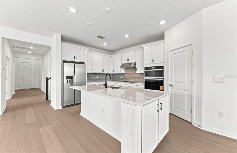 4 bedroom Single Family Residence at 9928 Johnson Oaks Glen, Seaire, Parrish — photo 3