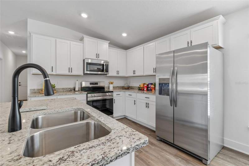3 bedroom Single Family Residence at 9409 Highland Hills Dr Street, Highland Hills, Hudson — photo 5