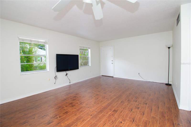 1 bedroom Condominium at 6940 A Sunset Drive #2C, Les Chateaux Condo, St Petersburg — photo 5