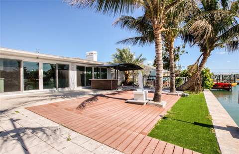 551 Crystal Drive, Madeira Beach FL - photo 10 of 46