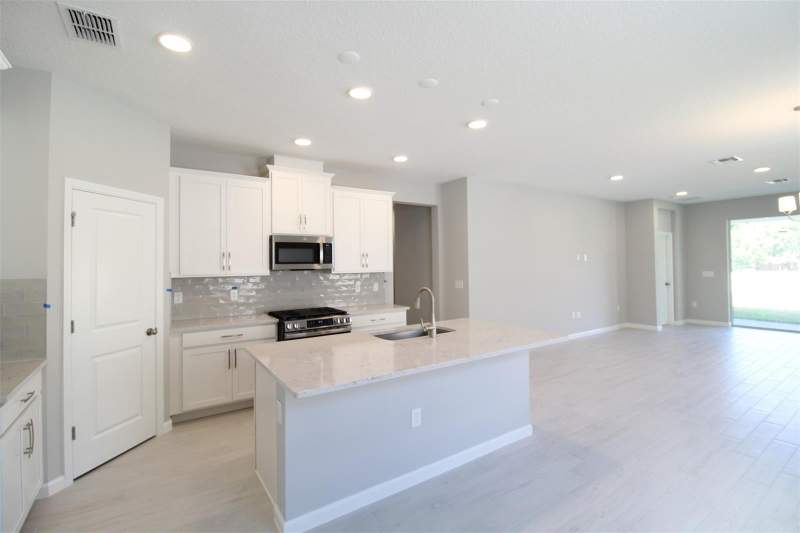 4 bedroom Single Family Residence at 1308 Hyde Street, Center Lake On The Park, St Cloud — photo 2