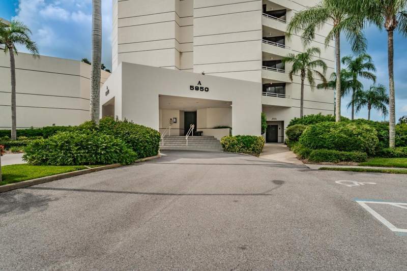 2 bedroom Condominium at 5950 Pelican Bay Plaza #705, Pelican Bay Yacht Club Condo Bldg A, Gulfport — photo 3