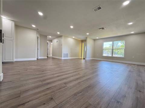 10501 Hardwood Court, Port Richey FL - photo 10 of 58