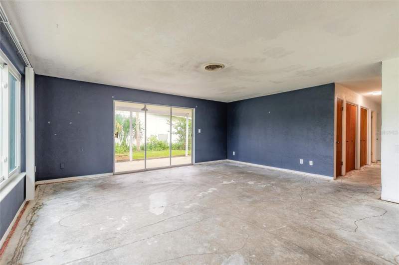 3 bedroom Single Family Residence at 14 Lee Drive, Silver Ridge Unit 01, Edgewater — photo 5