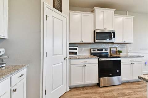 10741 Charlotte Drive, Parrish FL - photo 11 of 83