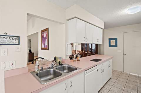 7392 Meadow Brook Lane, Spring Hill FL - photo 15 of 65