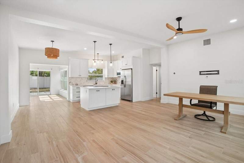 3 bedroom Single Family Residence at 6765 W Flamingo Way, Pelican Creek 2nd Add, St Petersburg — photo 3