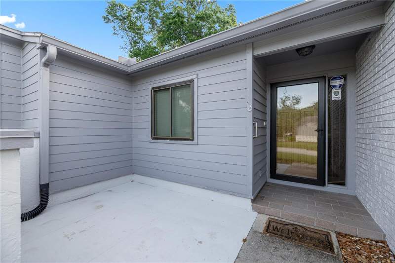 3 bedroom Villa at 2052 SE 37th Court Circle, Crestwood South Village, Ocala — photo 2