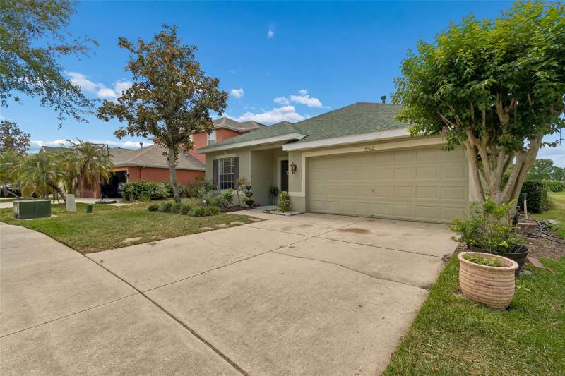 4 bedroom Single Family Residence at 20122 Nob Oak Avenue, Live Oak Preserve Ph 1B Village, Tampa — photo 2