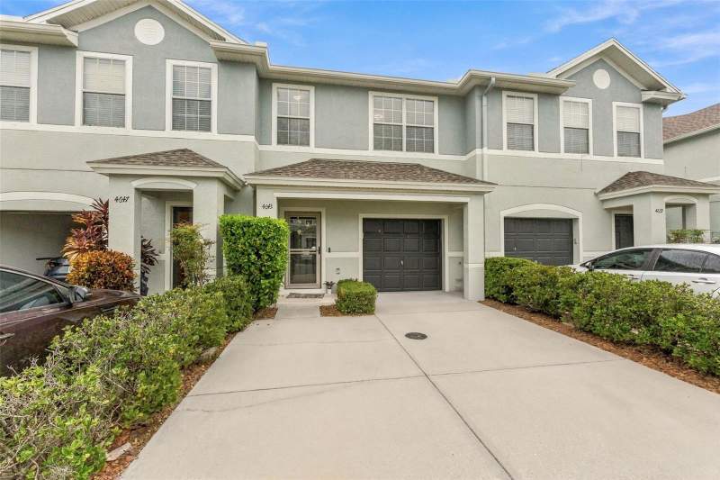 3 bedroom Townhouse at 4643 69th Place, Sawgrass Village, Pinellas Park — photo 2