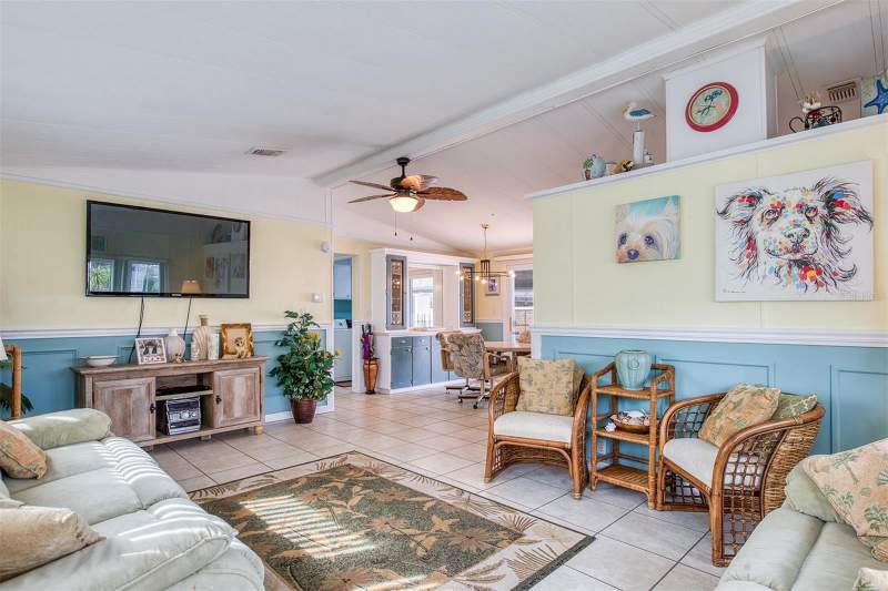 2 bedroom Manufactured Home at 83 Pelican Drive, Gull-Aire Village, Oldsmar — photo 2