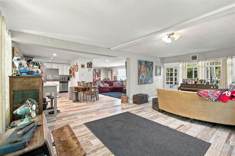 3 bedroom Single Family Residence at 10803 N Oregon Circle, Golfland Resub, Tampa — photo 3