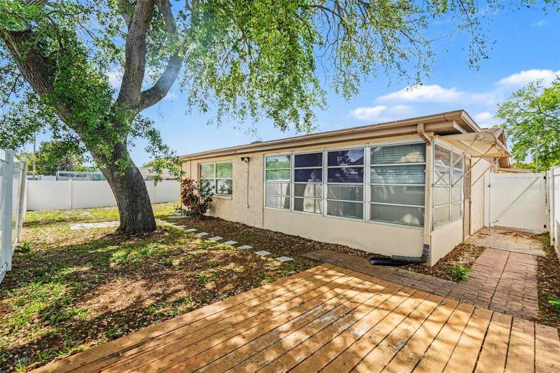 3 bedroom Single Family Residence at 7255 Fireside Drive, Embassy Hills, Port Richey — photo 3