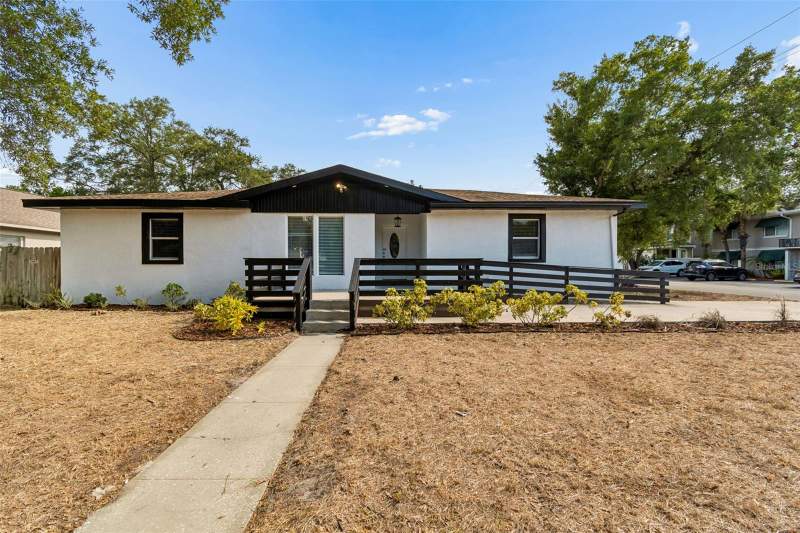 6 bedroom Single Family Residence at 3901 W Platt Street, Azeele Park, Tampa — photo 3