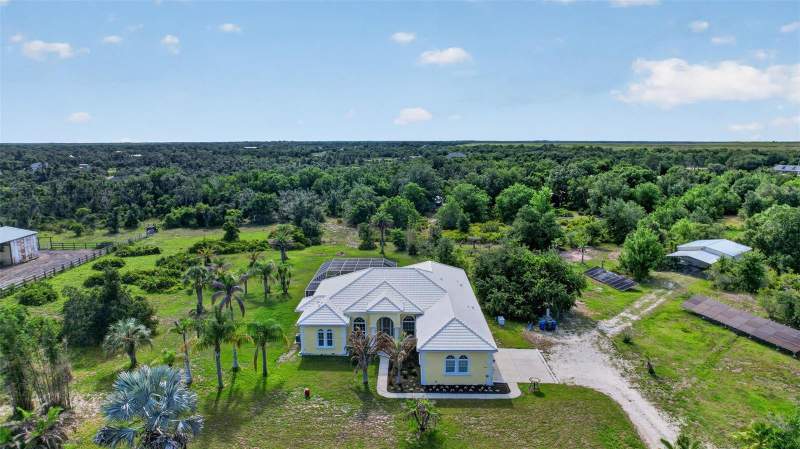 4 bedroom Single Family Residence at 1210 408th Court, Winding Creek, Myakka City — photo 2