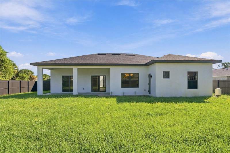 3 bedroom Single Family Residence at 7511 Blutter Road, Port Charlotte Sub 26, North Port — photo 2