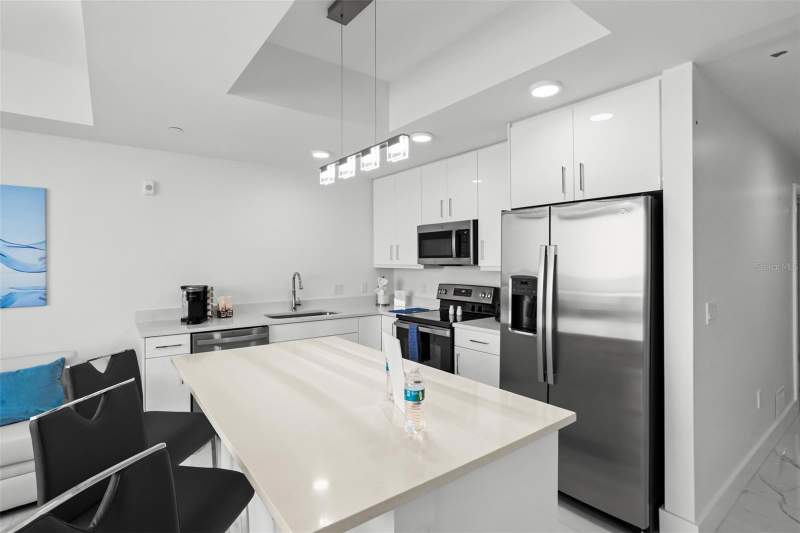 2 bedroom Condo - Hotel at 11500 Gulf Boulevard #202, Ocean Club Treasure Island A Resort Condo, St Petersburg — photo 4