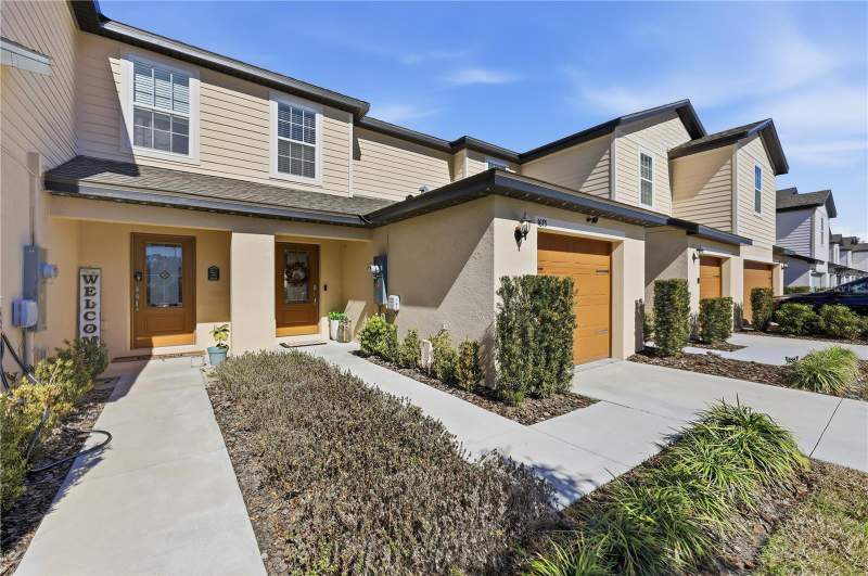 2 bedroom Townhouse at 1675 Wynford Circle, Hamlets/Tavares, Tavares — photo 2