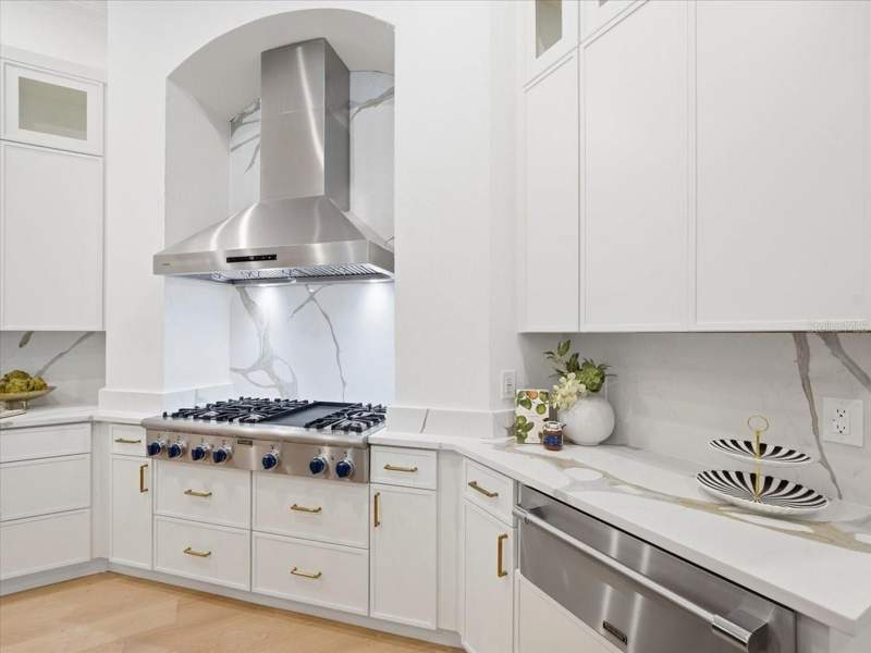 5 bedroom Single Family Residence at 11805 Shire Wycliffe Court, Waterchase Ph 2, Tampa — photo 4