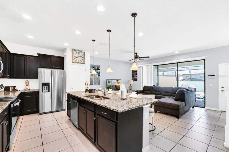 5 bedroom Townhouse at 8930 Sydney Avenue, Windsor At Westside Ph 3, Kissimmee — photo 2