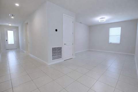 3552 Stonebriar Lane, Sanford FL - photo 8 of 25