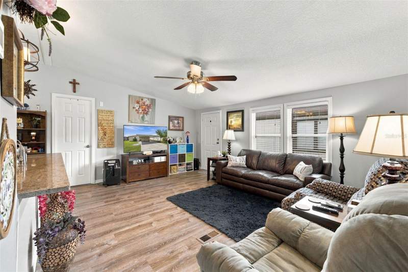 3 bedroom Manufactured Home at 3041 Short Leaf Street, Timber Lake Estates, Wesley Chapel — photo 5