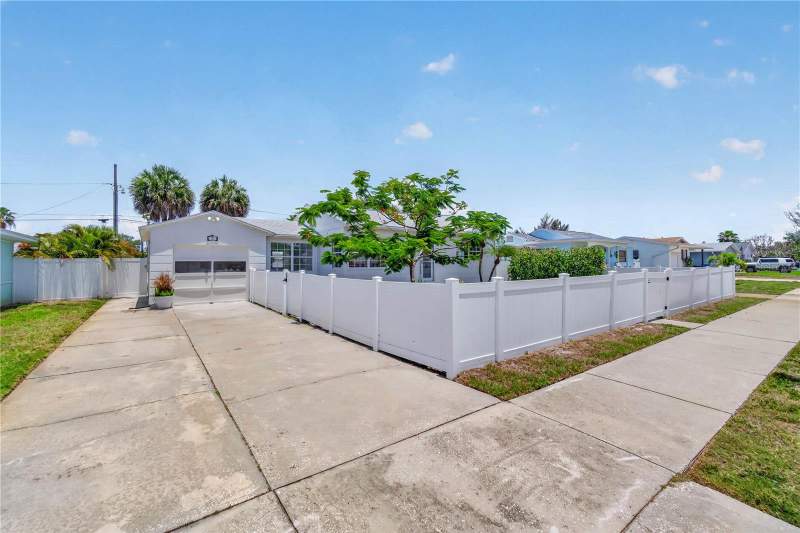 2 bedroom Single Family Residence at 260 42nd Avenue, Belle Vista Beach 1st Add, St Pete Beach — photo 4