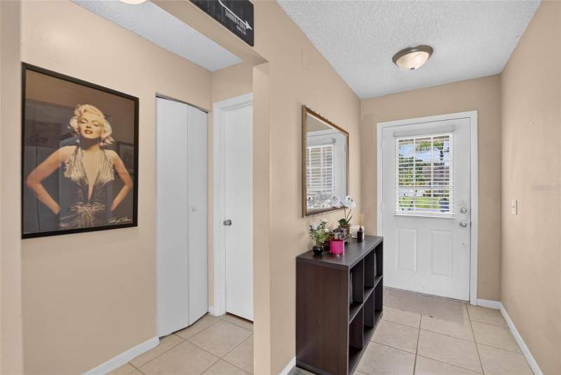 3 bedroom Single Family Residence at 9063 Dixiana Villa Circle, Pebblebrook, Tampa — photo 4