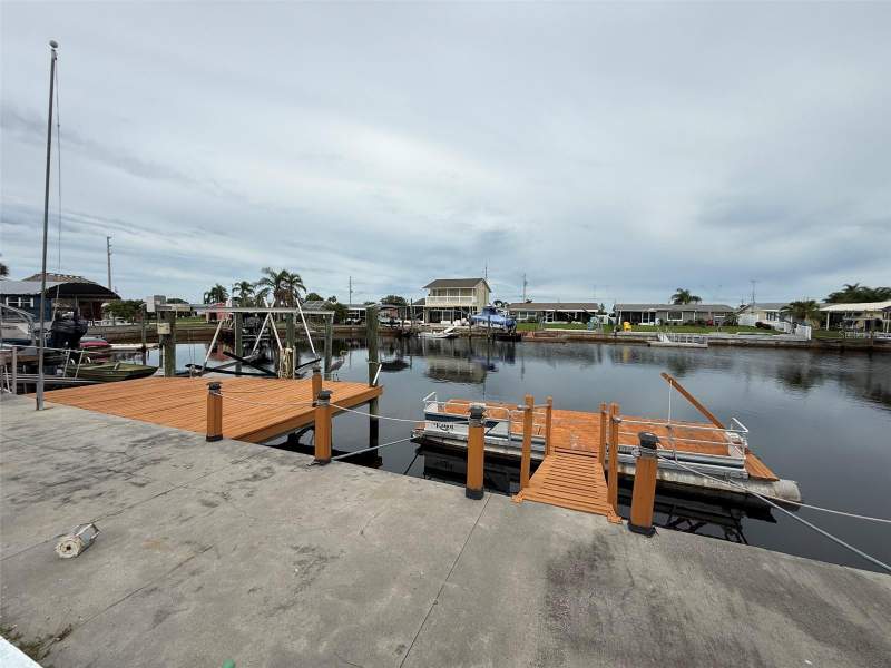 2 bedroom Single Family Residence at 12739 3rd Isle, Leisure Beach, Hudson — photo 2