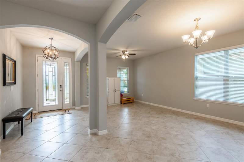 4 bedroom Single Family Residence at 11862 LAKE LUCAYA DRIVE, LUCAYA LAKE CLUB PH 2F, RIVERVIEW — photo 5