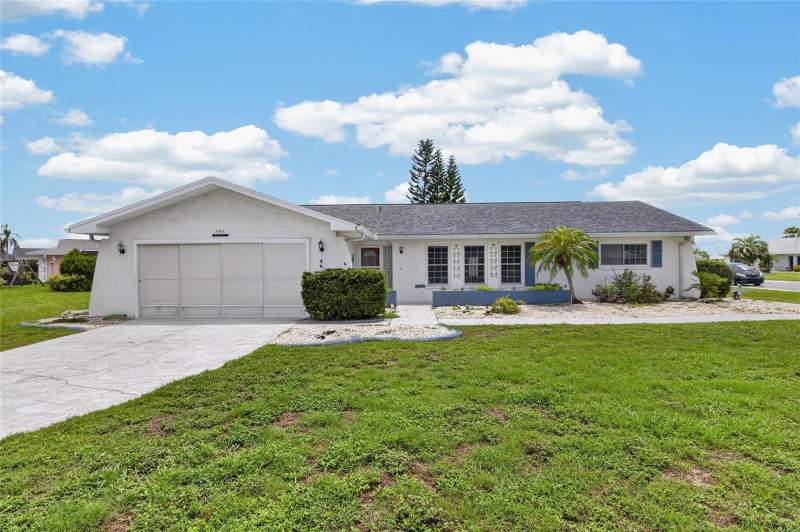 3 bedroom Single Family Residence at 1743 Coco Palm Circle, Sun City Center Unit 32, Sun City Center — photo 2