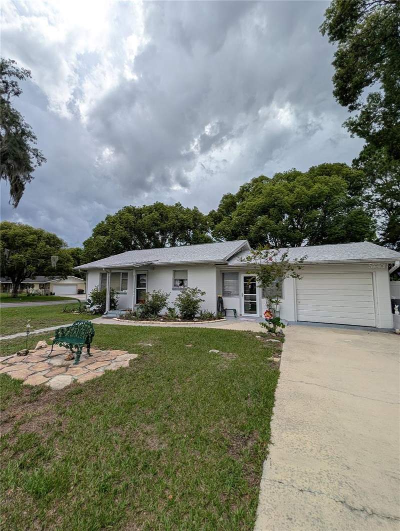 2 bedroom Single Family Residence at 11240 SE 53rd Court, Belleview, Belleview — photo 4