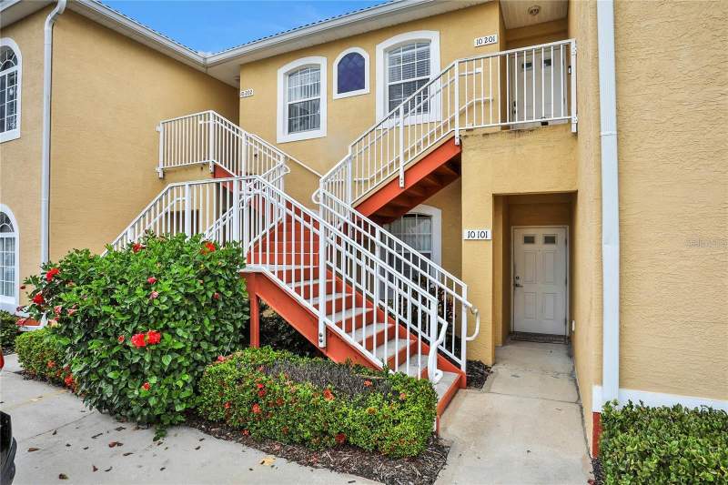3 bedroom Condominium at 10201 Indian Creek Drive #10B, Lake Marion Golf Resort Condo, Poinciana — photo 2
