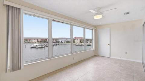 5925 Shore Boulevard #302, Gulfport FL - photo 17 of 29