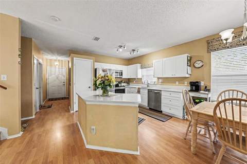 5123 Corvette Drive, Tampa FL - photo 14 of 26