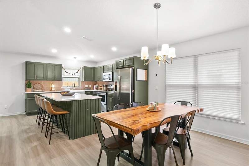 3 bedroom Single Family Residence at 31234 Chevy Chase Drive, Mount Plymouth, Sorrento — photo 4