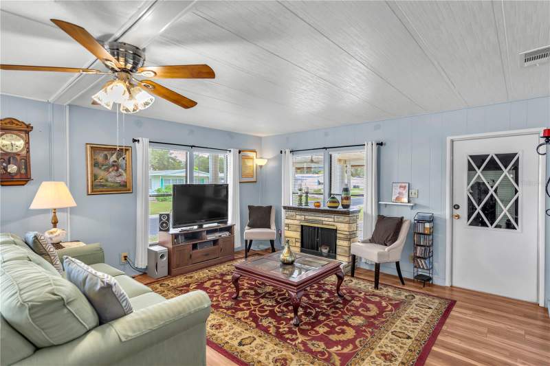 2 bedroom Manufactured Home at 38546 Stafford Drive, Shady Oaks Mobile Modular Estates, Zephyrhills — photo 3