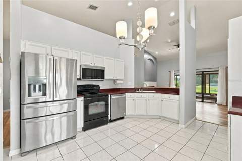 327 Edgewood Court, Poinciana FL - photo 14 of 55