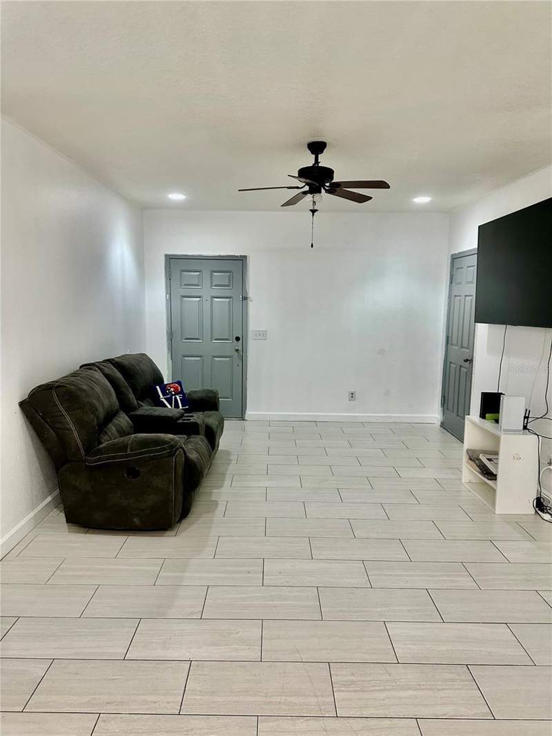 3 bedroom Townhouse at 2325 28th Avenue, Oak View Ph I, Palmetto — photo 4