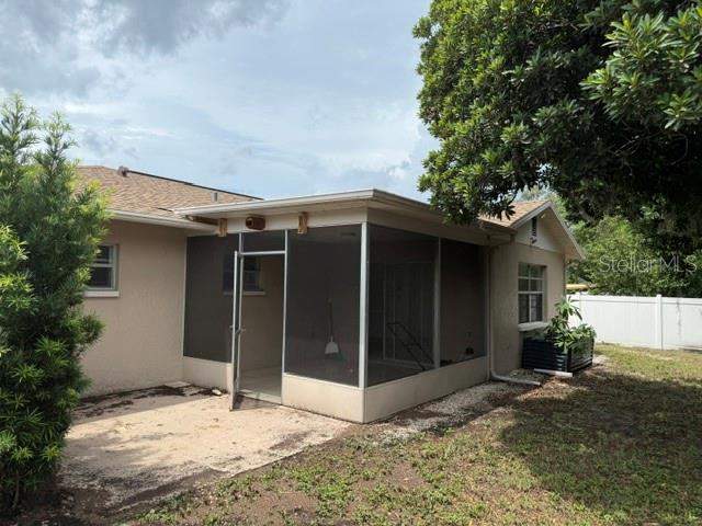 2 bedroom Single Family Residence at 8615 Briar Patch Drive, Bear Creek Sub, Port Richey — photo 3