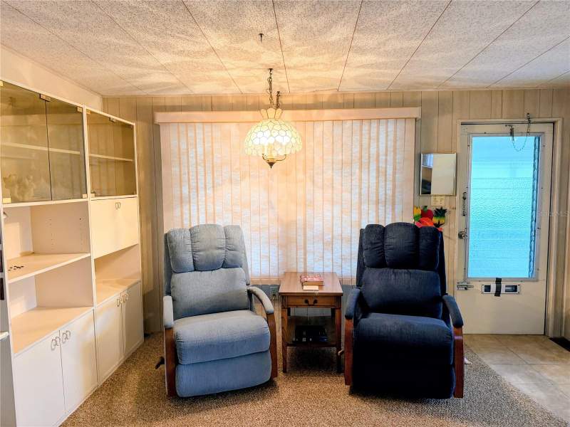 2 bedroom Mobile Home at 864 S Green Circle, Country Club Estates, Venice — photo 2