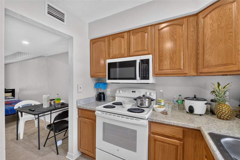 2 bedroom Condominium at 4123 SW 15th Place #2, Mossy Oaks Twnhs, Gainesville — photo 5