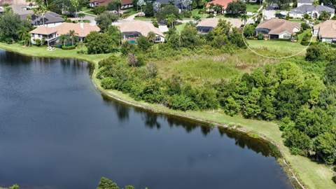 8008 Royal Birkdale Circle, Lakewood Ranch FL - photo 9 of 86