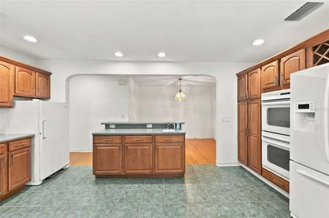 212 S Bradford Avenue, Tampa FL - photo 10 of 39