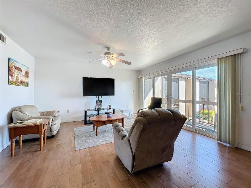 1 bedroom Condominium at 562 Orange Drive #33, Sandy Cove, Altamonte Springs — photo 4