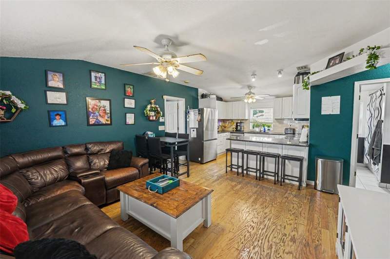 3 bedroom Single Family Residence at 5801 43rd Street, Royal Palm Heights, St Petersburg — photo 3