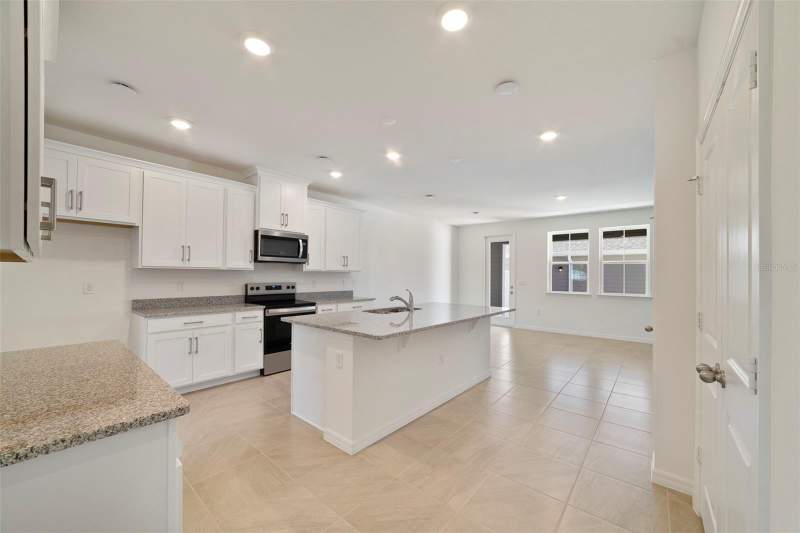 4 bedroom Townhouse at 686 Lola Lane, Aulin Square, Oviedo — photo 3