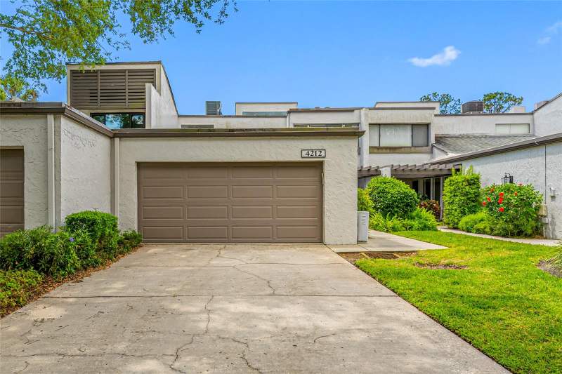 Carrollwood Village Fairway TownhousesHomes for Sale in Tampa, FL