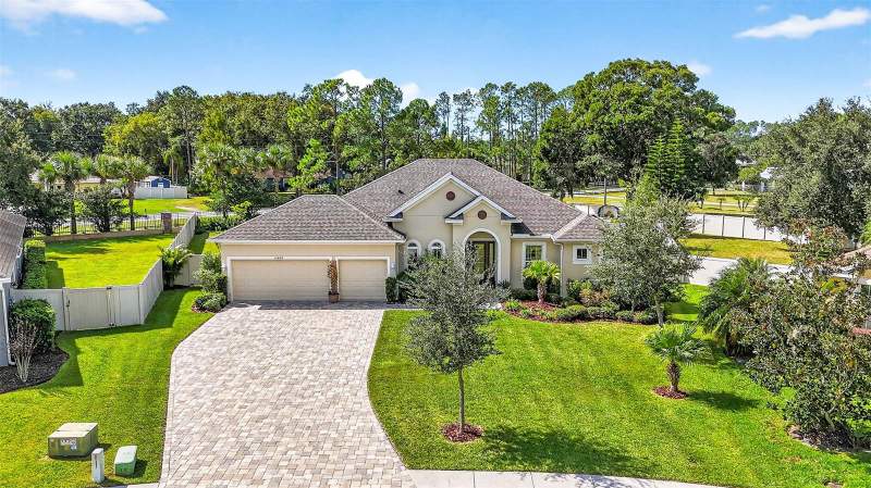Lake Thomas Pointe