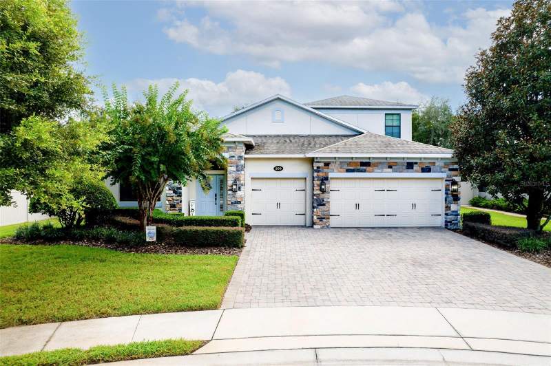 309 BELLVIEW PLACE home for sale in Versailles